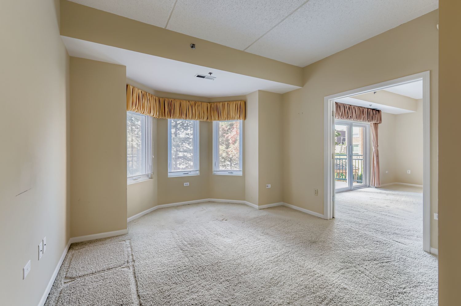 100 W Roosevelt Avenue Unit: 201