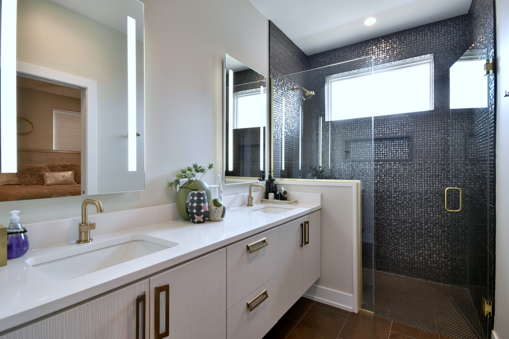 262 N Addison Avenue