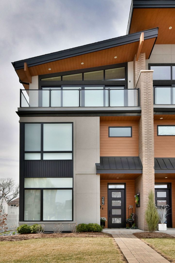 262 N Addison Avenue