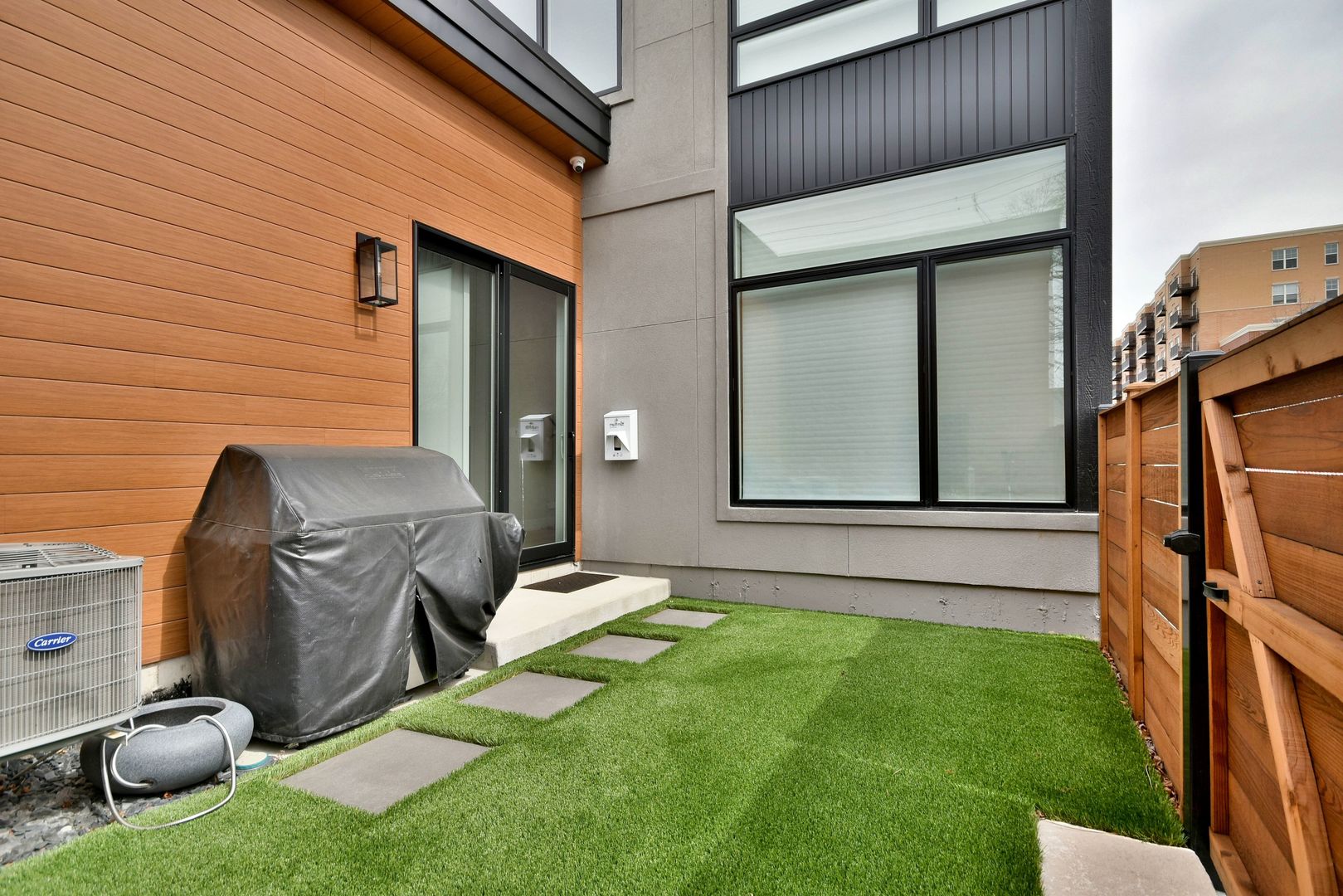 262 N Addison Avenue