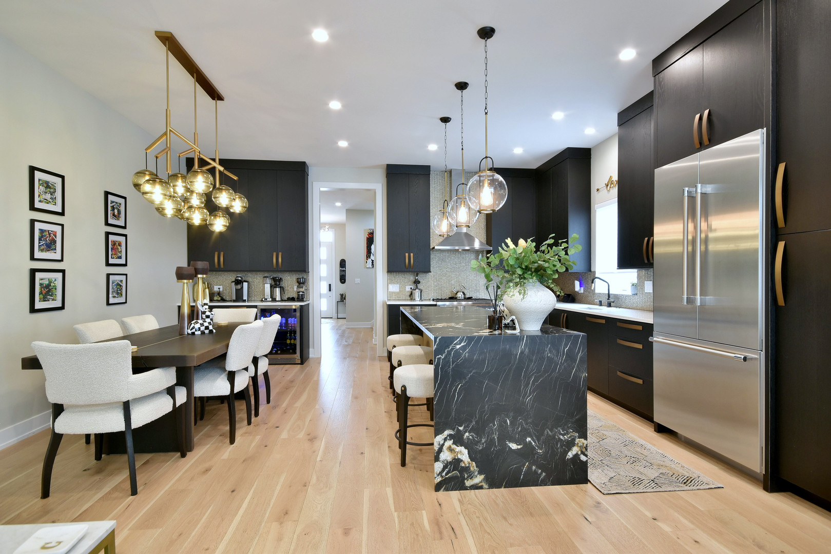 262 N Addison Avenue