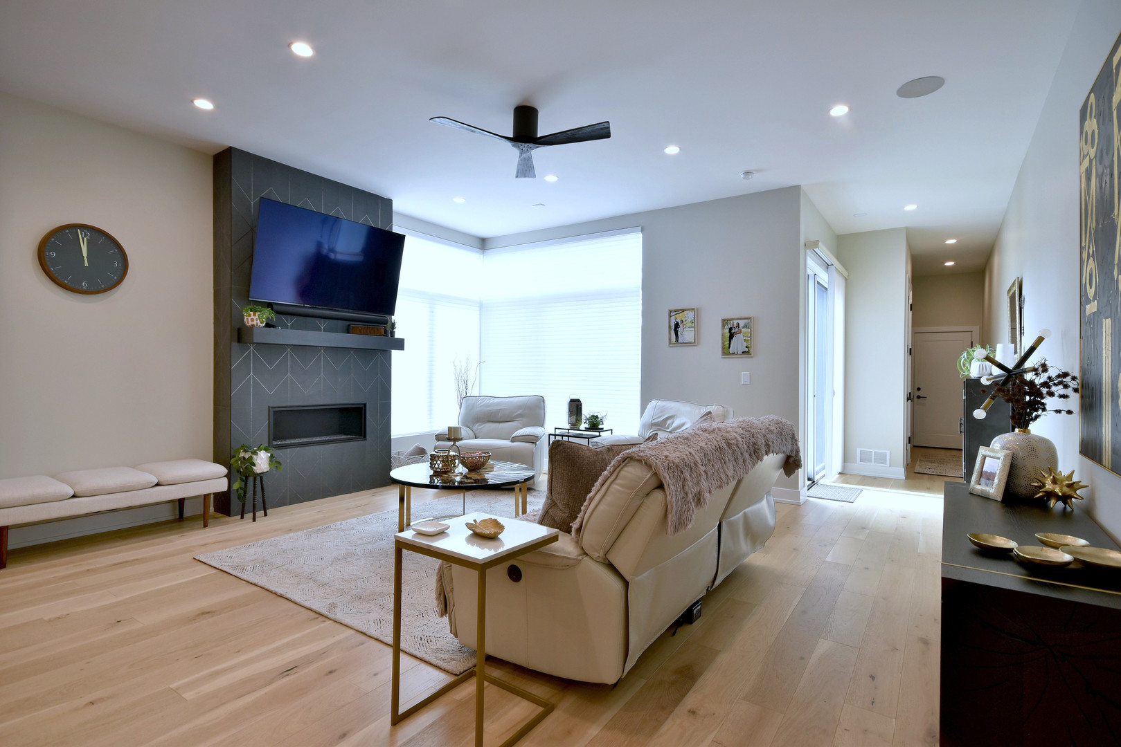 262 N Addison Avenue