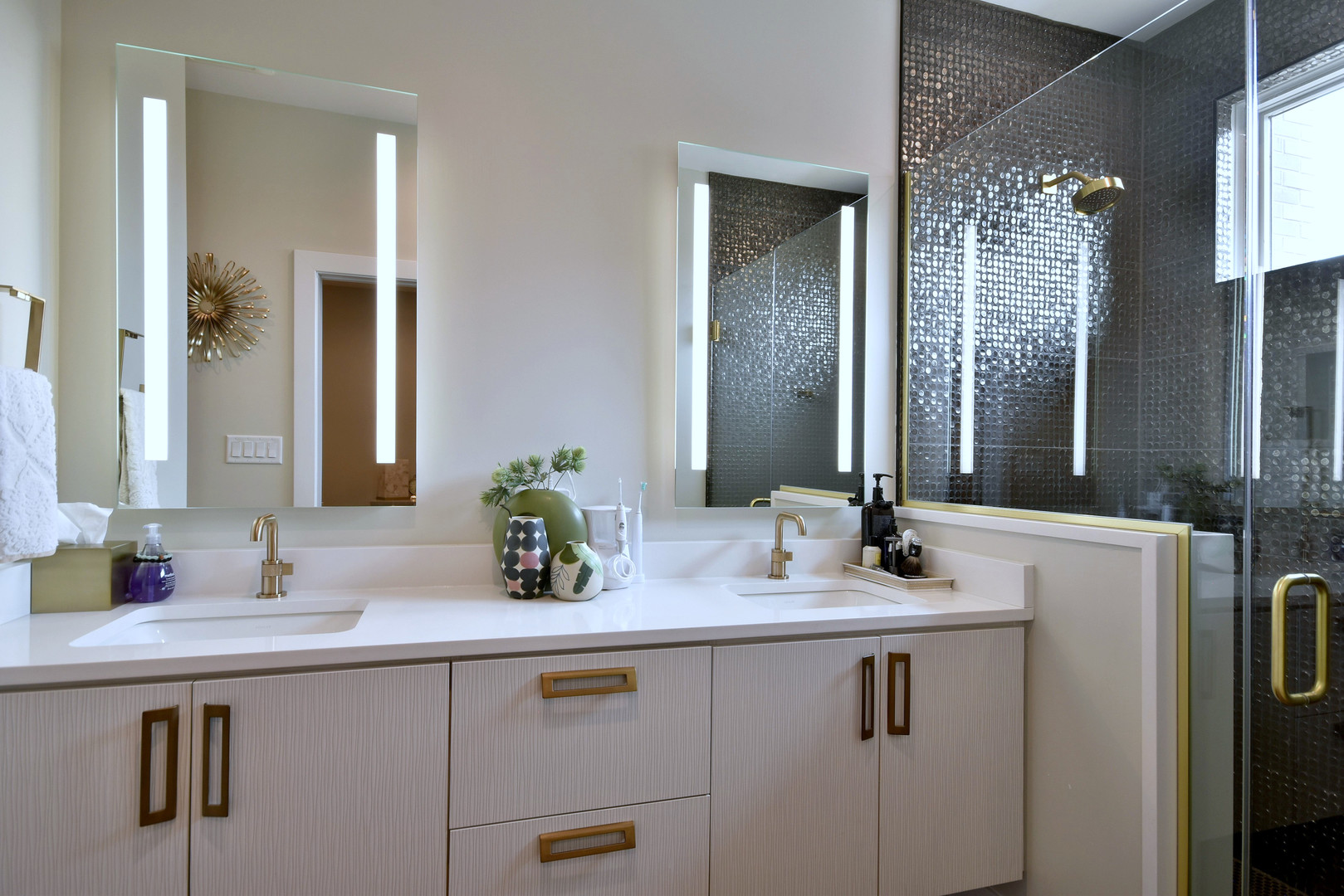 262 N Addison Avenue