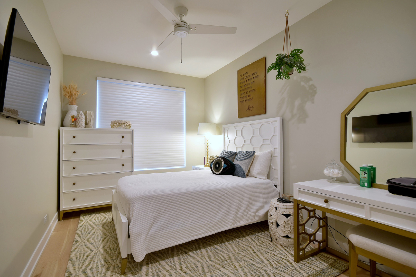 262 N Addison Avenue