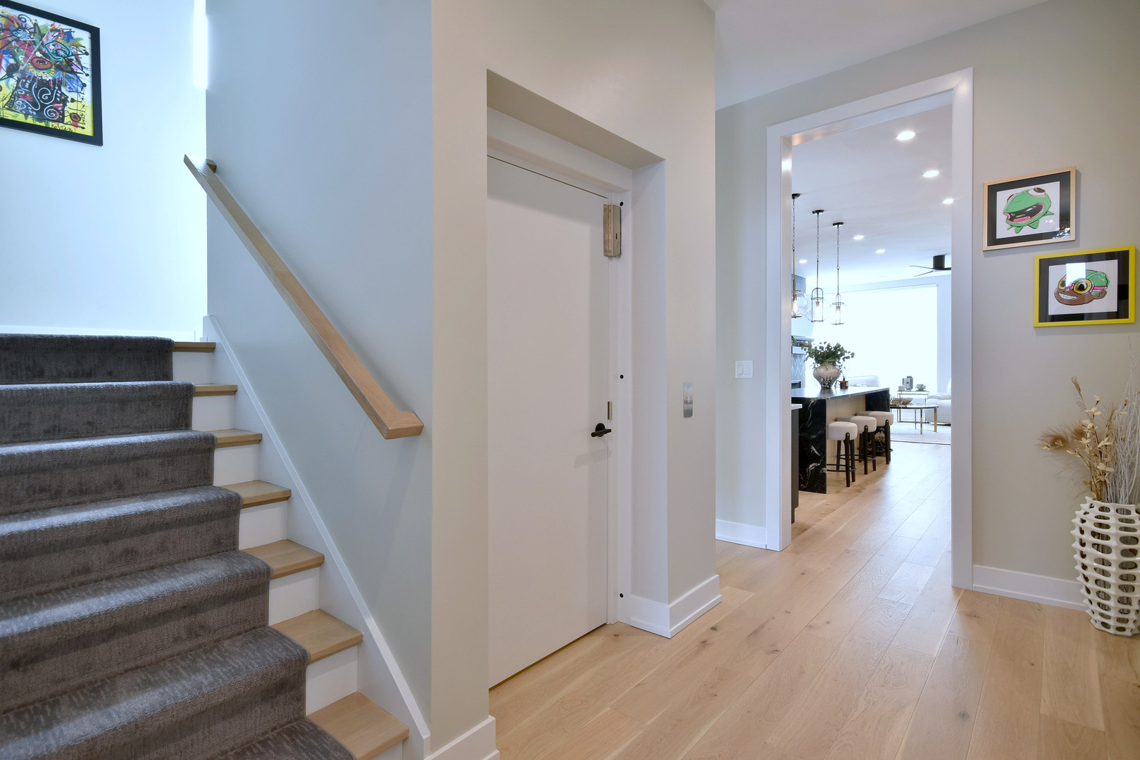 262 N Addison Avenue