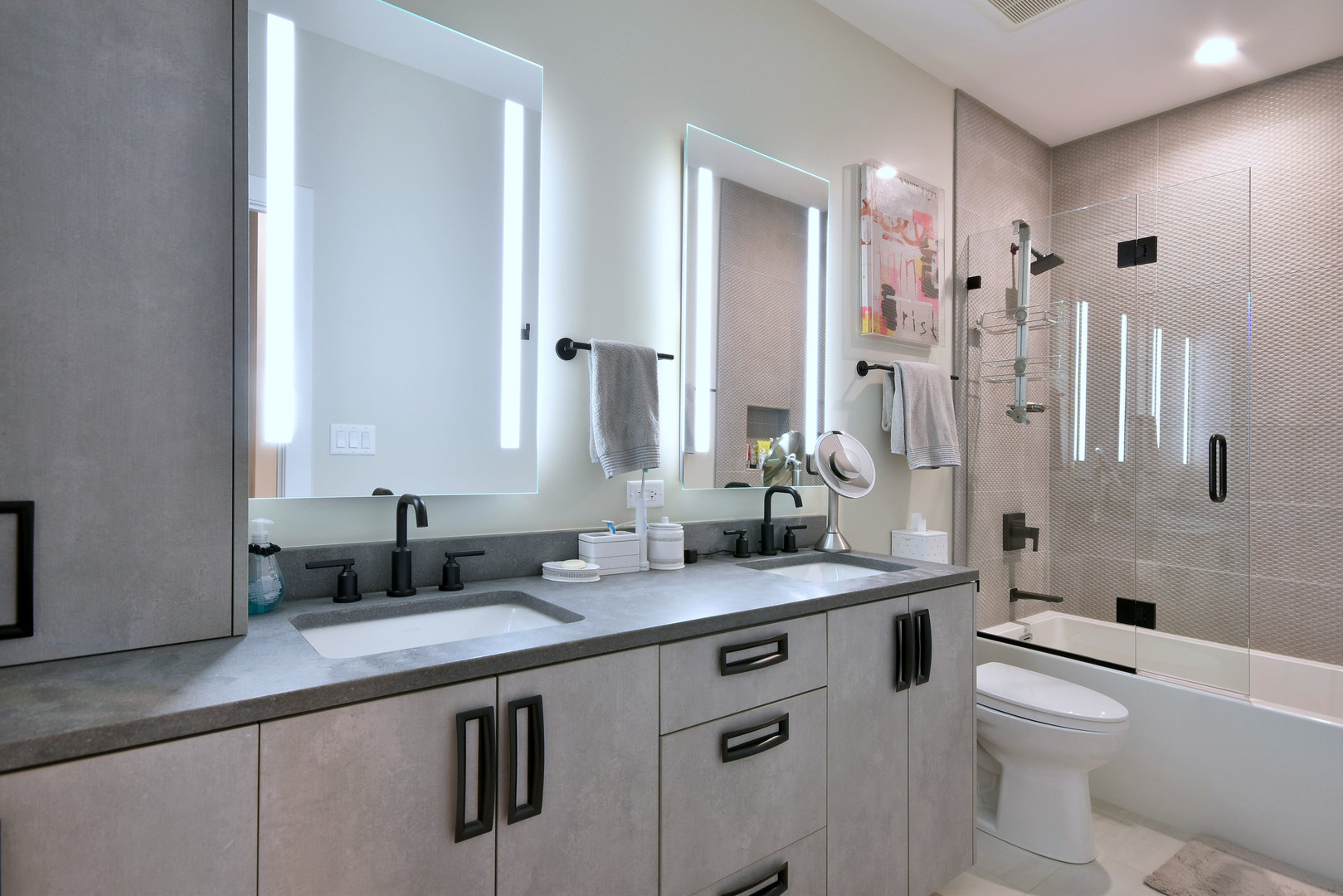 262 N Addison Avenue