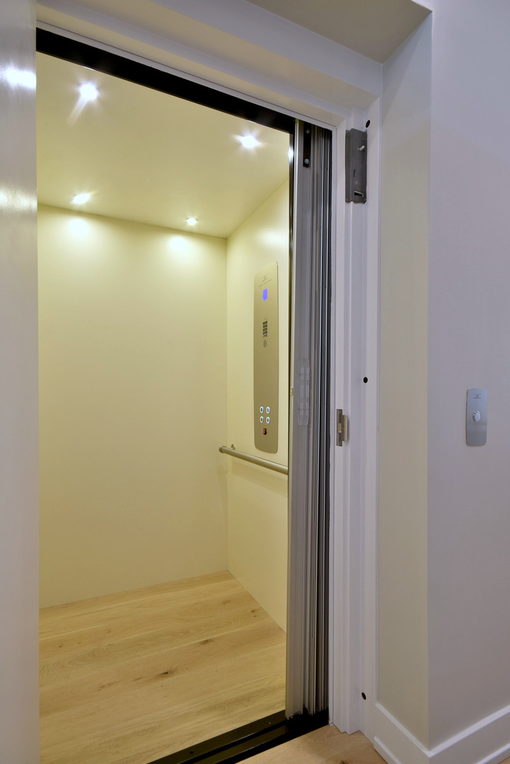 262 N Addison Avenue