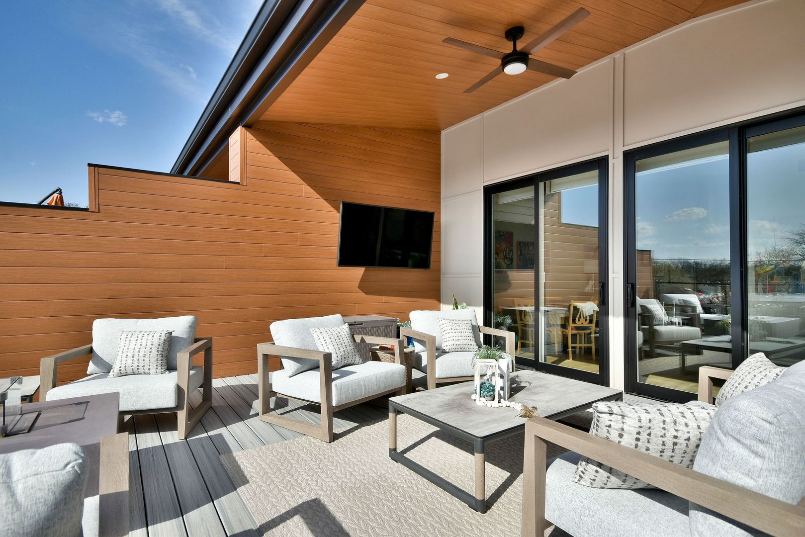 262 N Addison Avenue