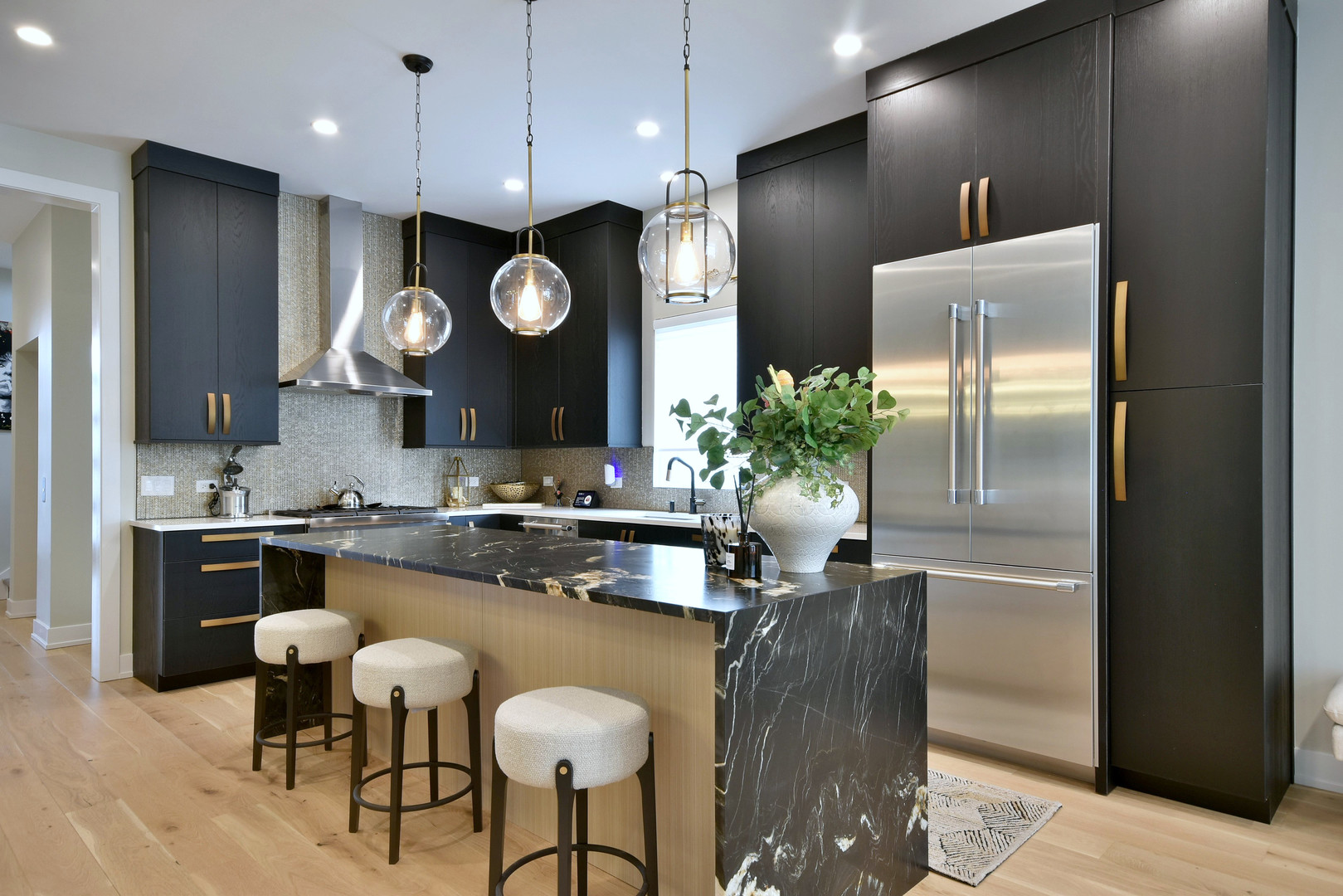 262 N Addison Avenue