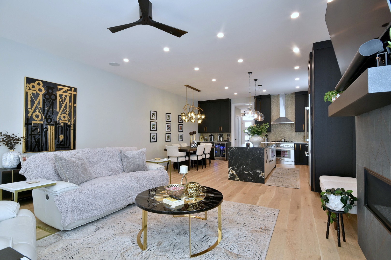 262 N Addison Avenue