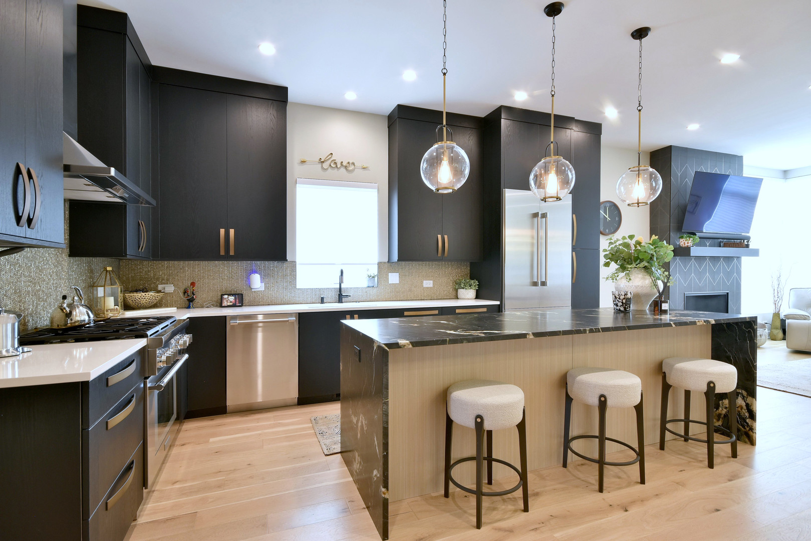 262 N Addison Avenue