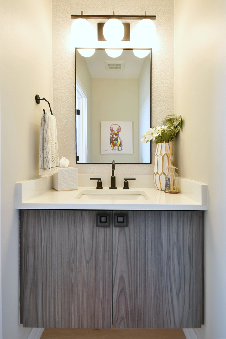 262 N Addison Avenue