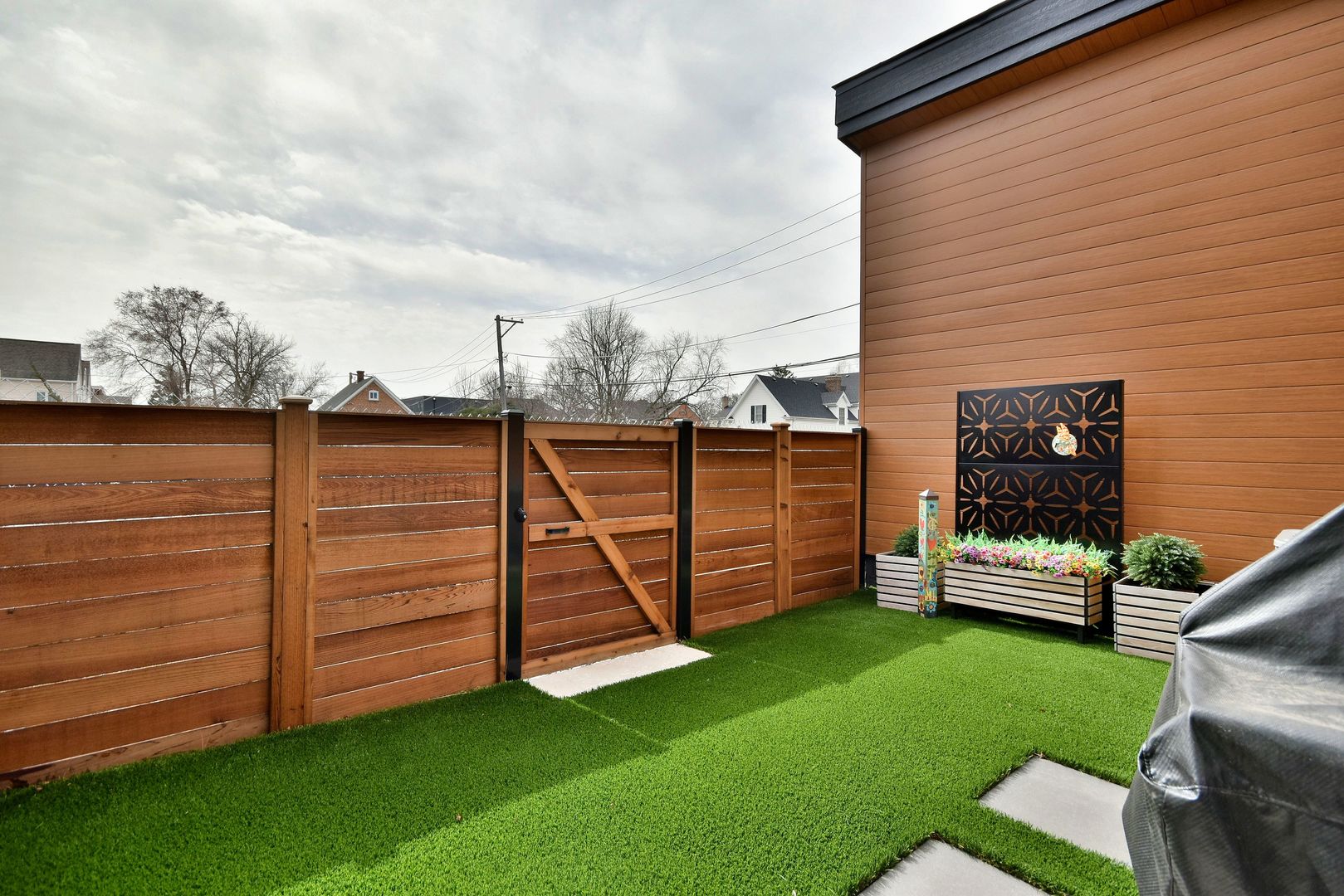 262 N Addison Avenue