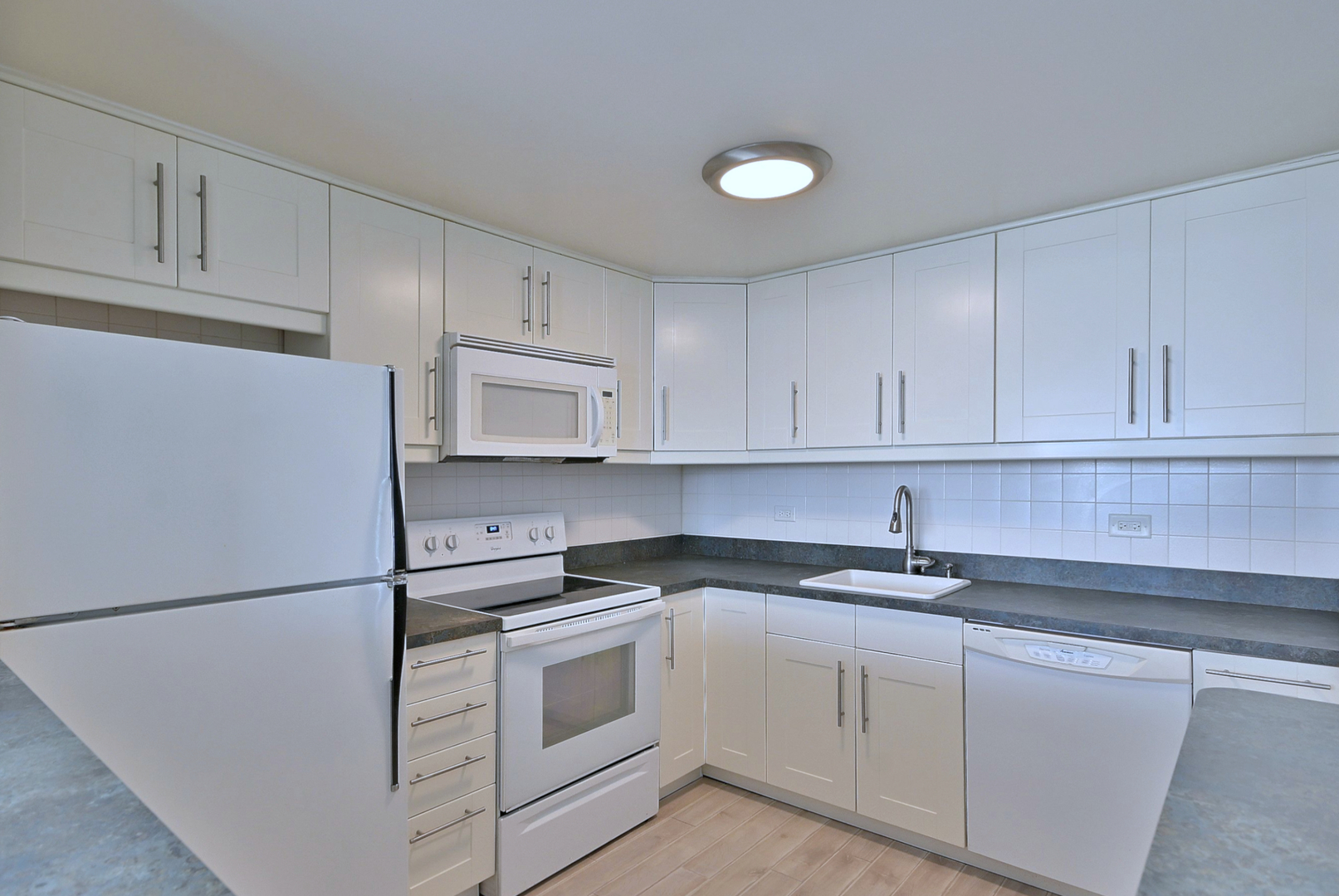 2015 S Finley Road Unit: 903