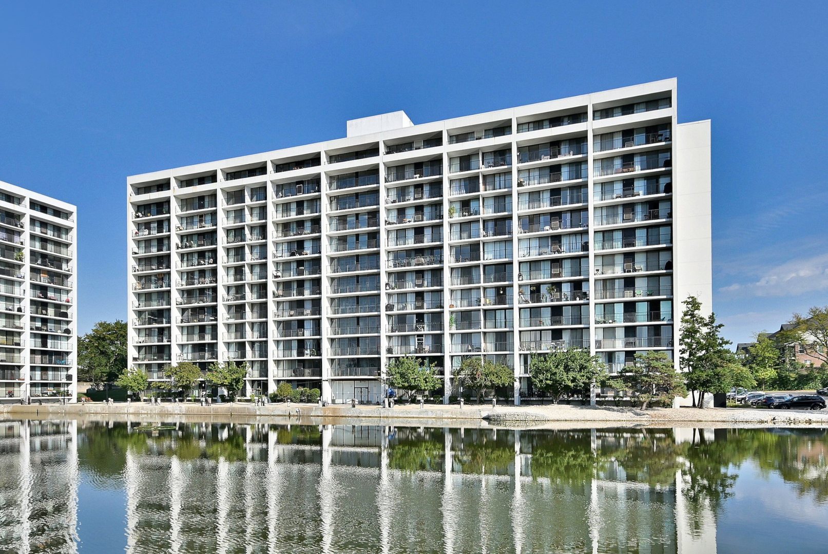 2015 S Finley Road Unit: 903