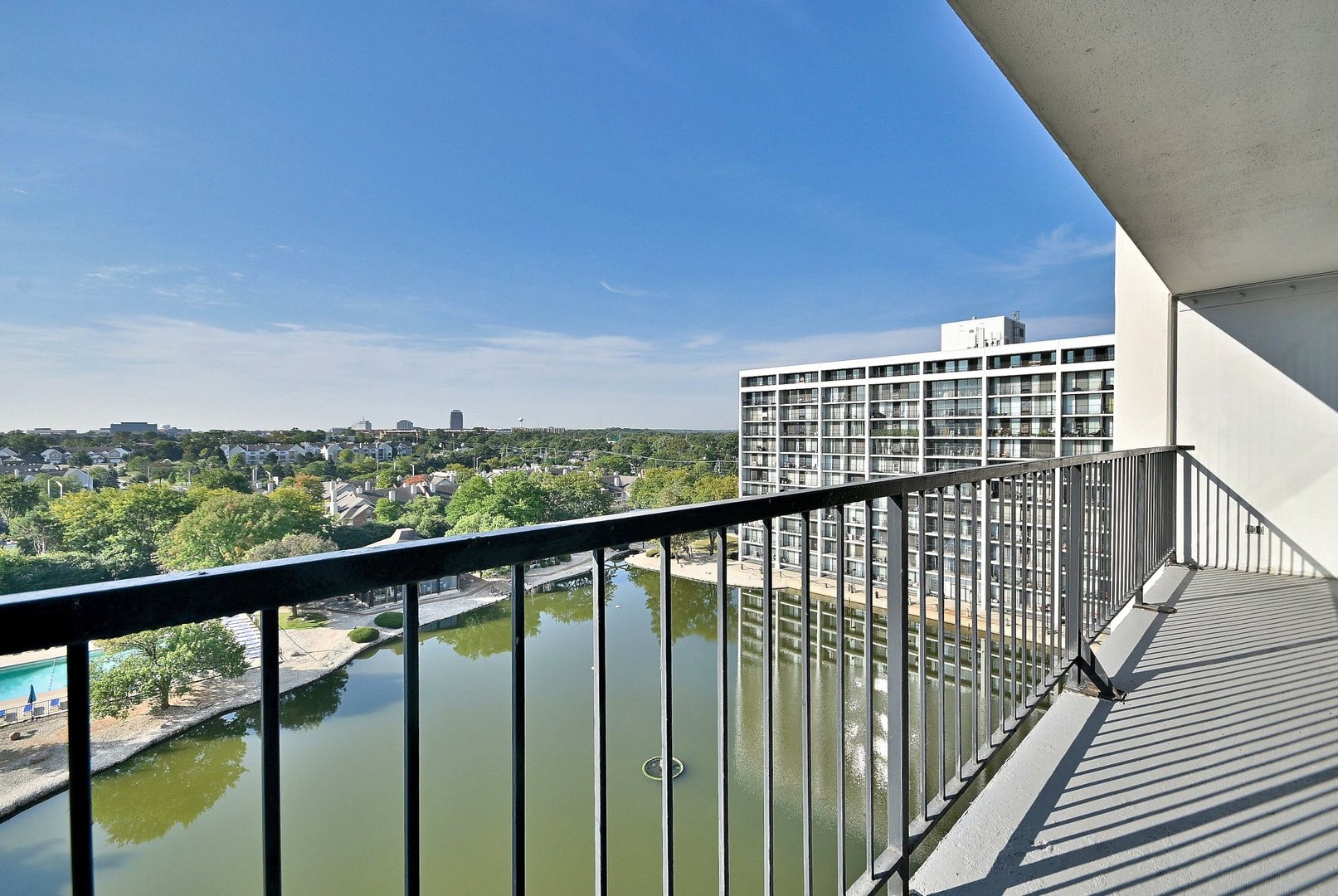 2015 S Finley Road Unit: 903