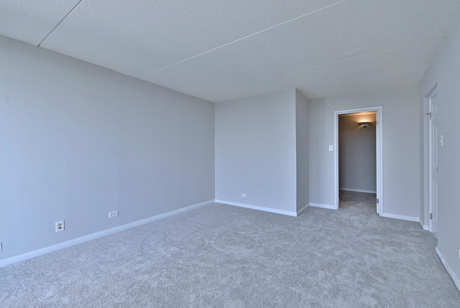 2015 S Finley Road Unit: 903