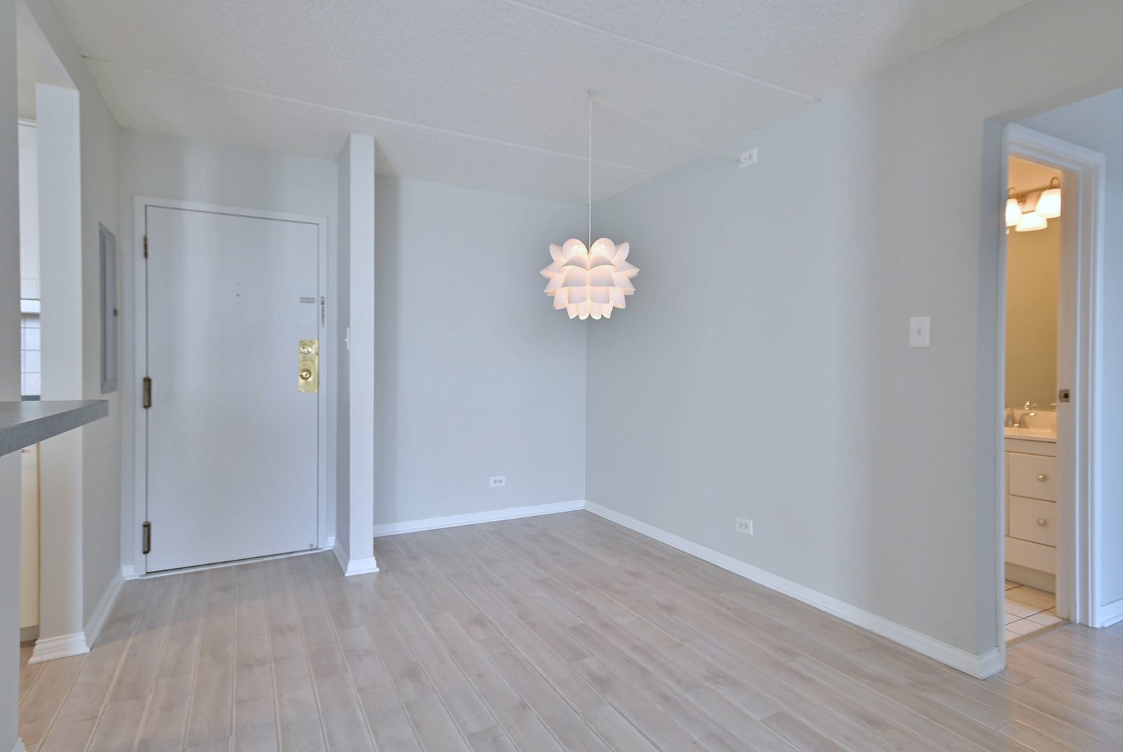 2015 S Finley Road Unit: 903