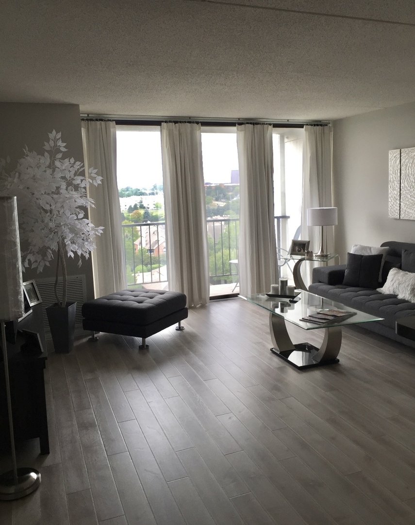 2015 S Finley Road Unit: 903