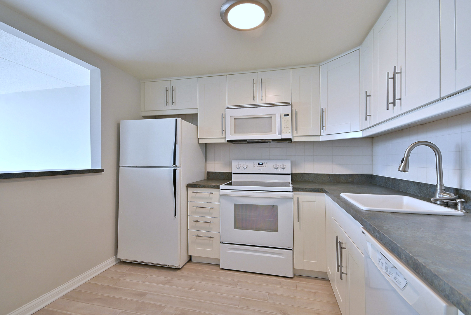 2015 S Finley Road Unit: 903