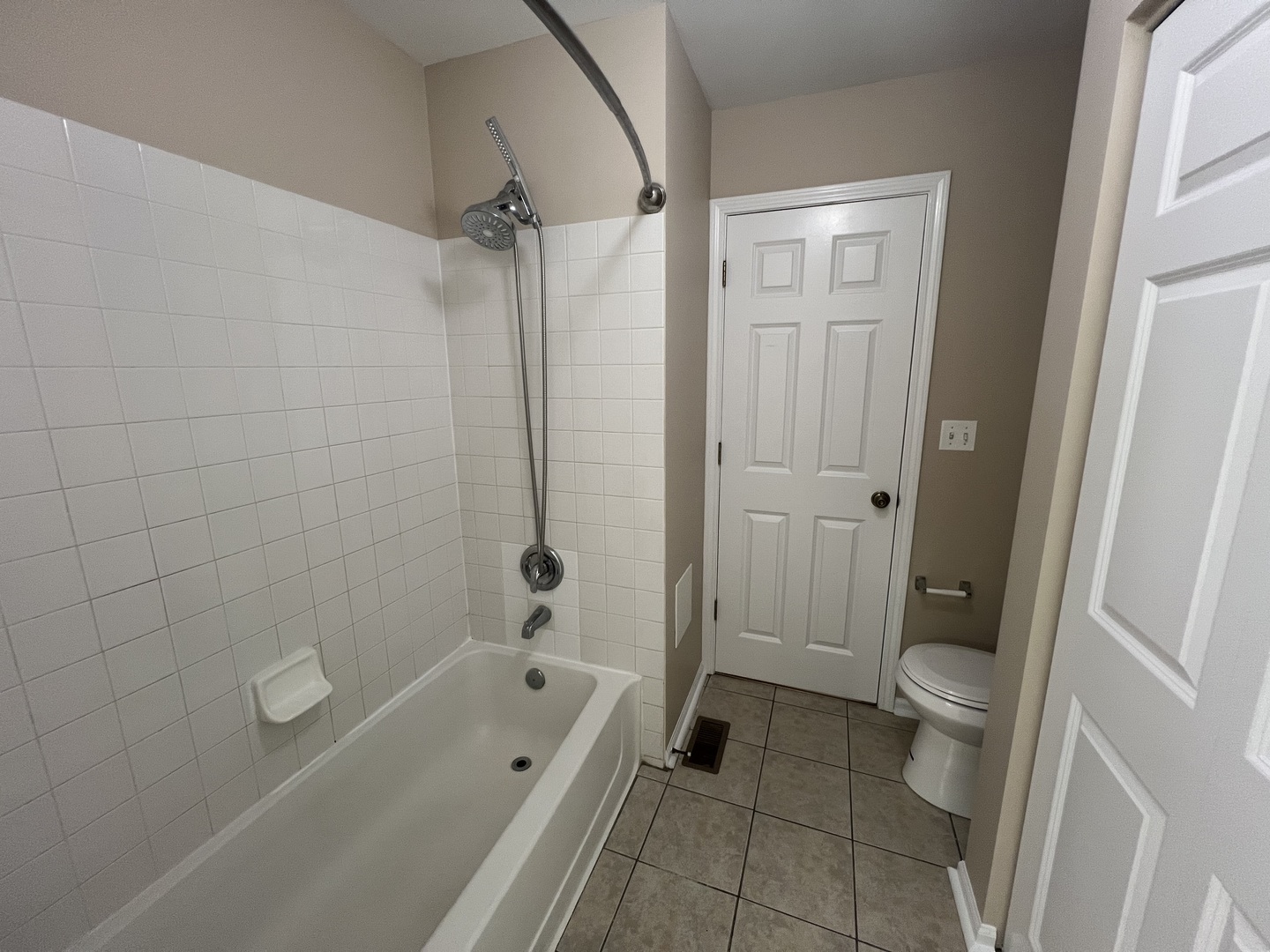 2820 White Thorn Circle Unit: 2820