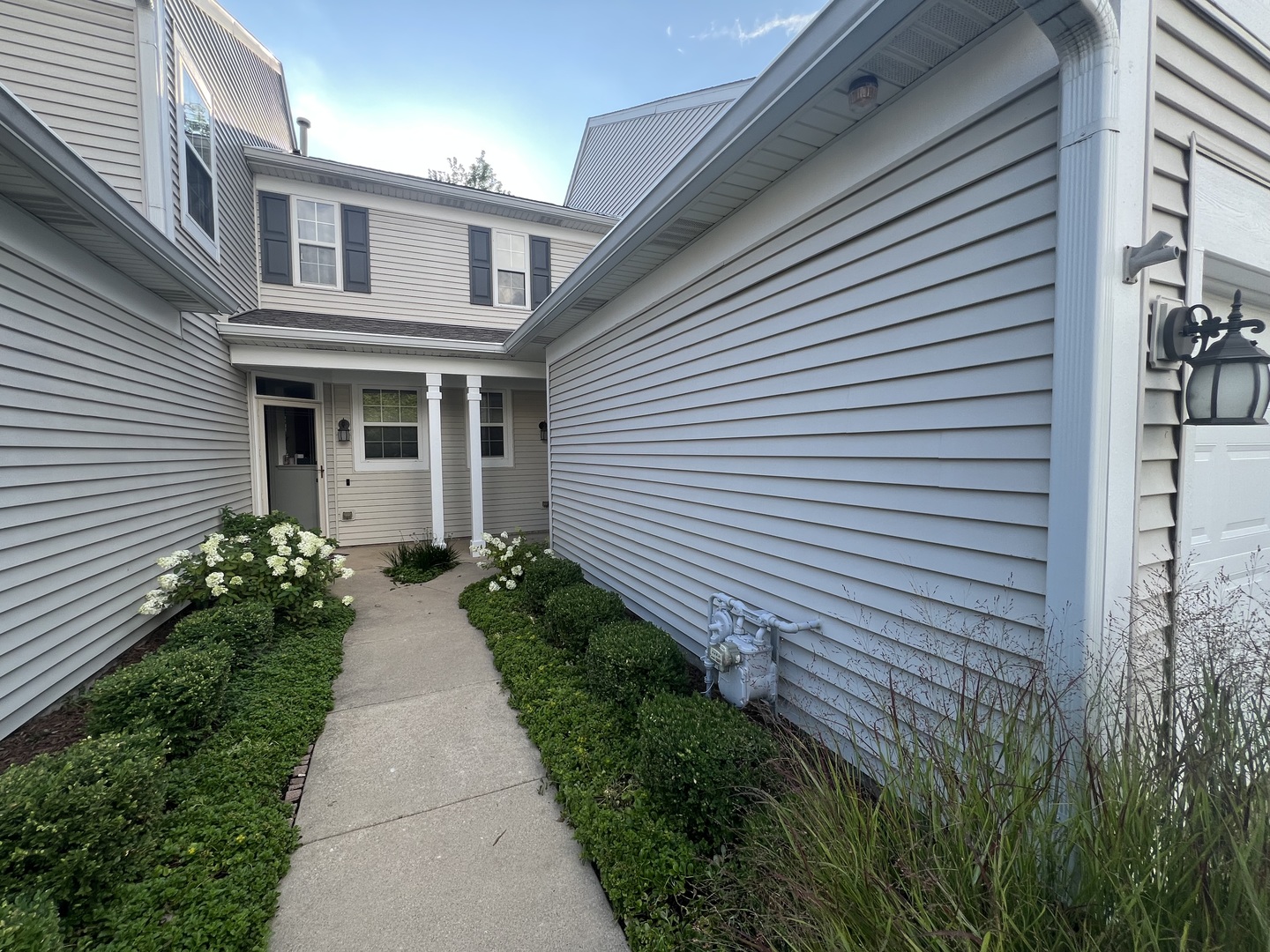 2820 White Thorn Circle Unit: 2820