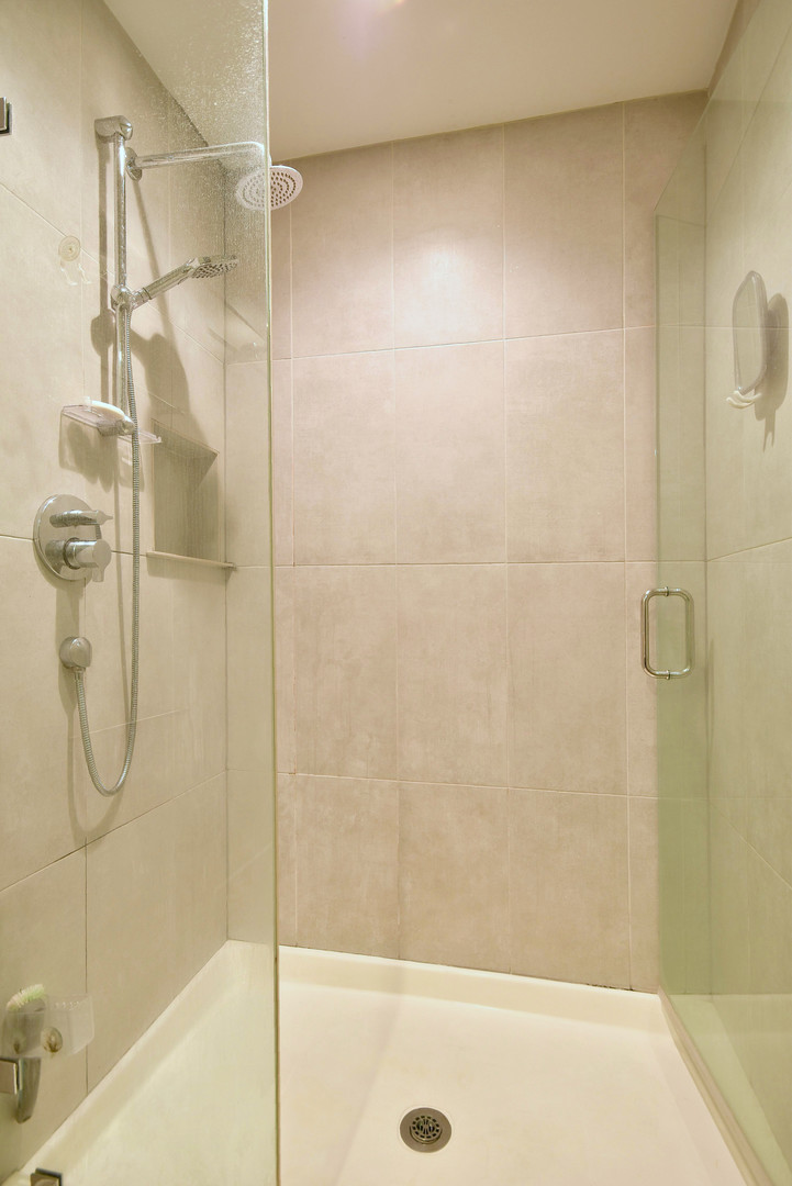 296 N Maple Avenue Unit: 3