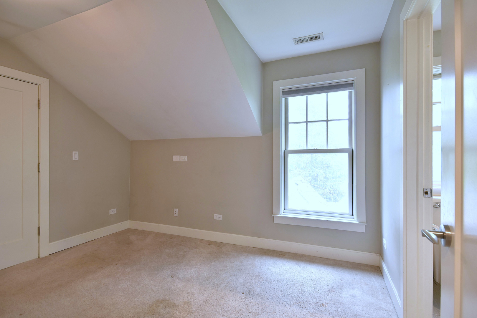 296 N Maple Avenue Unit: 3