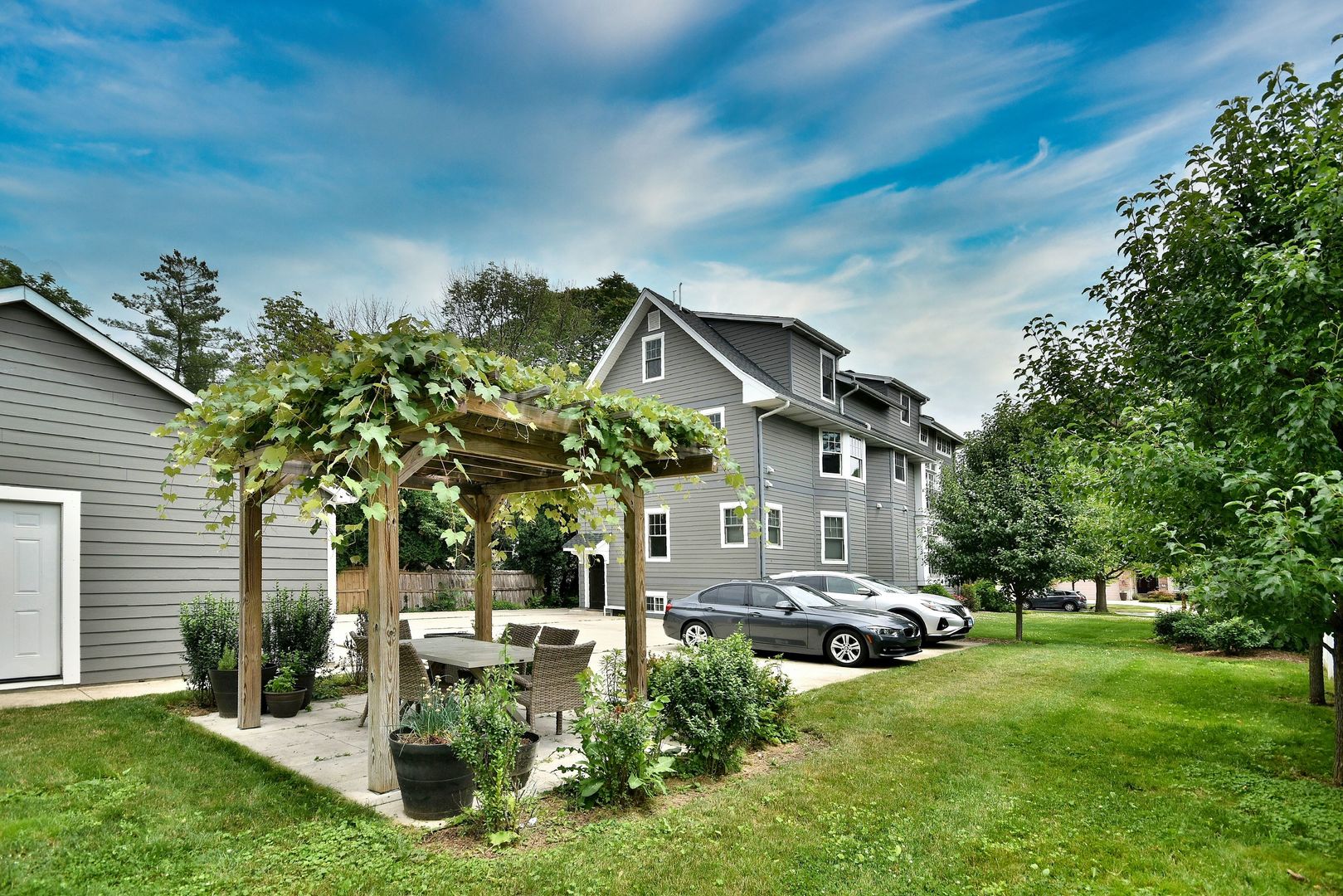 296 N Maple Avenue Unit: 3