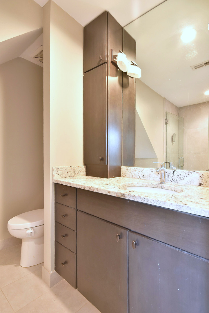 296 N Maple Avenue Unit: 3