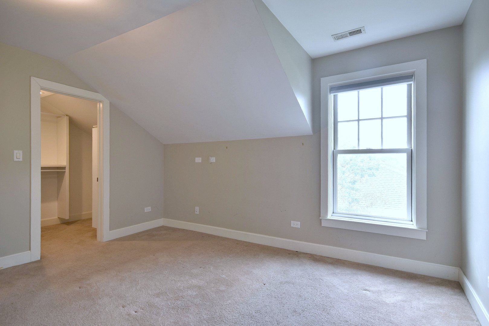 296 N Maple Avenue Unit: 3