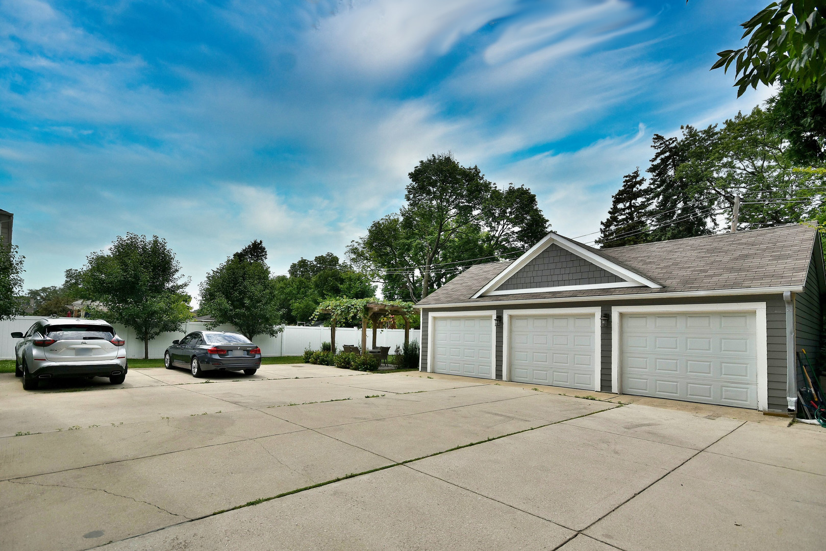 296 N Maple Avenue Unit: 3