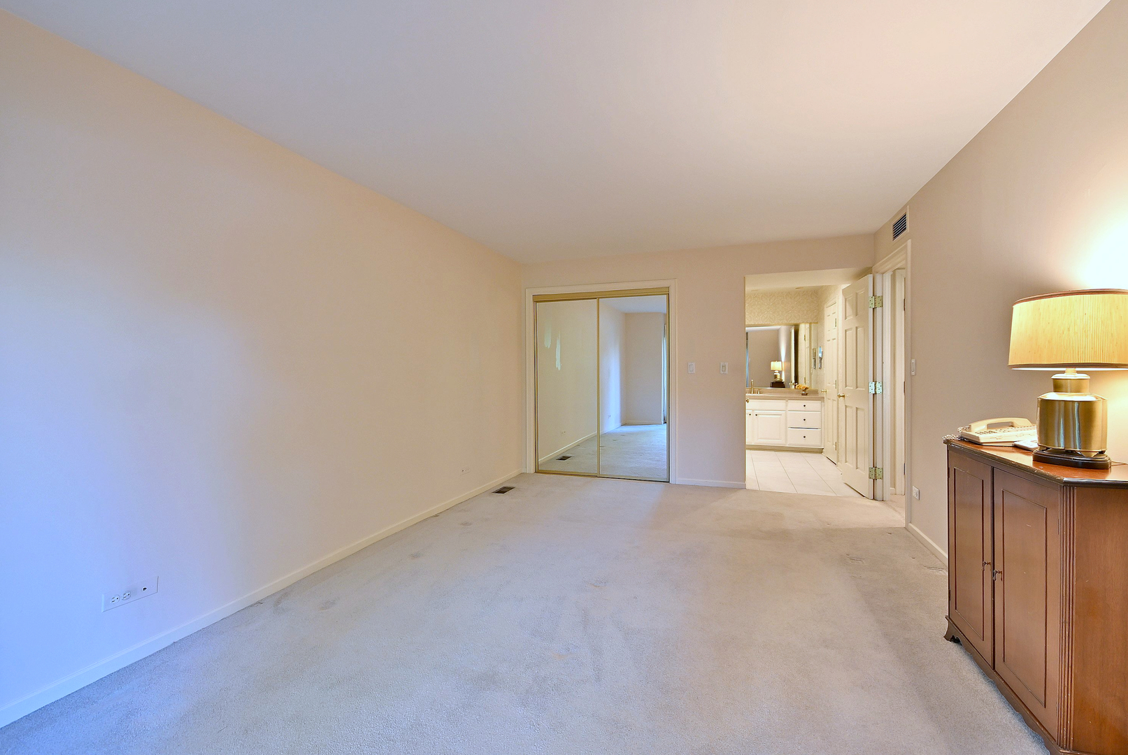 1 Oak Brook Club Drive Unit: A105