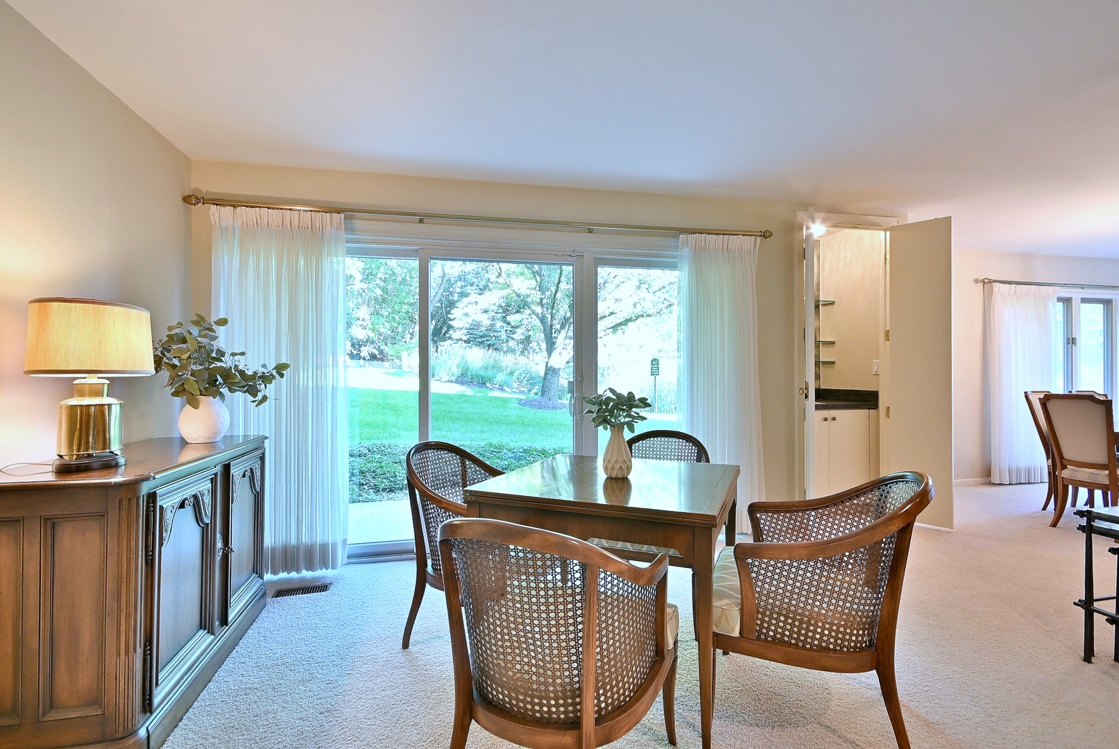 1 Oak Brook Club Drive Unit: A105