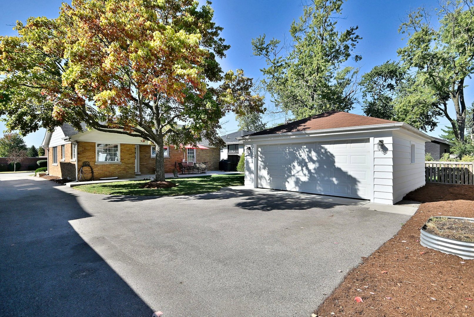 827 S Kearsage Avenue