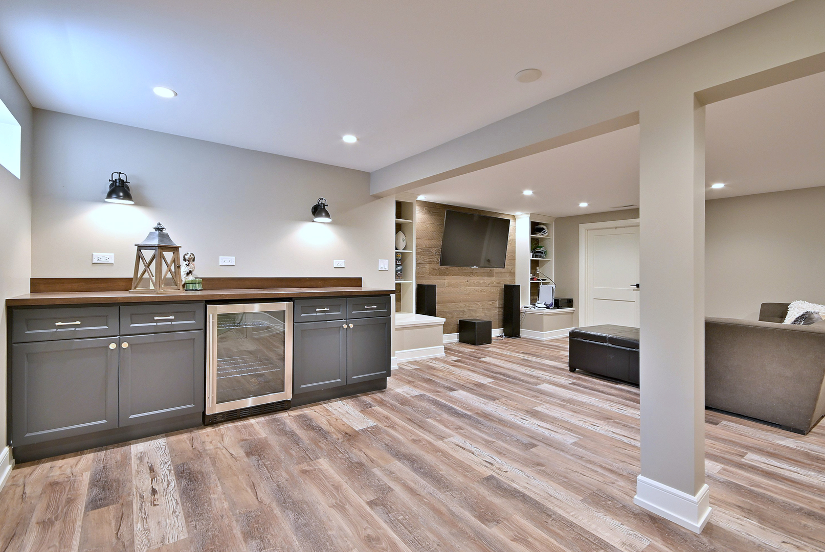 827 S Kearsage Avenue