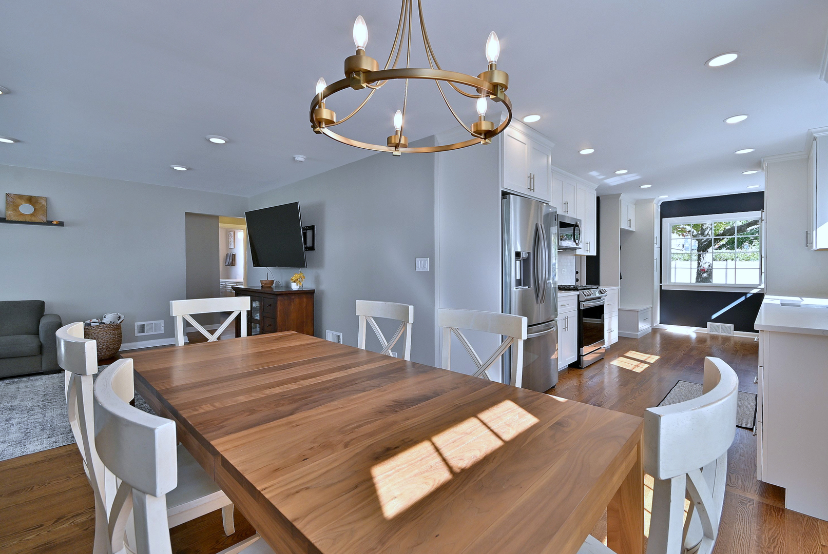 827 S Kearsage Avenue