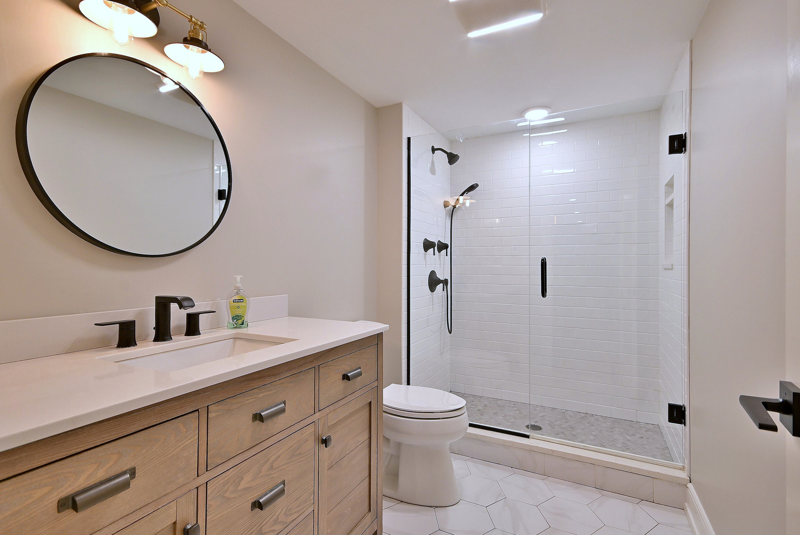 827 S Kearsage Avenue