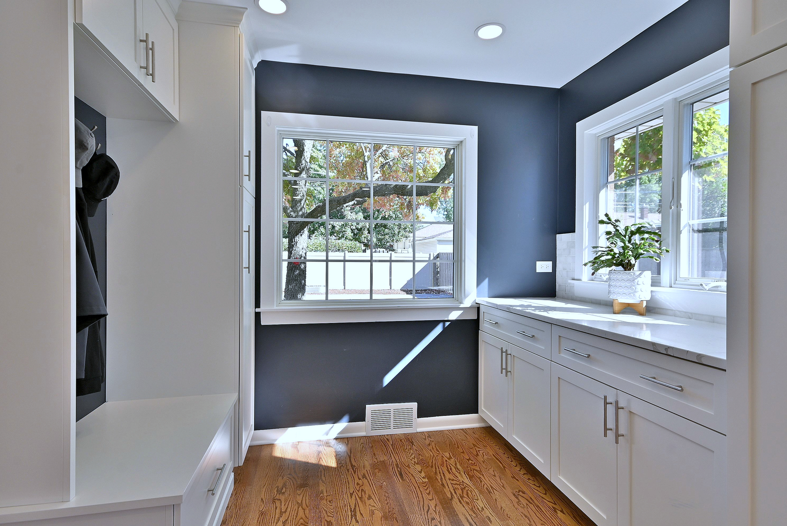 827 S Kearsage Avenue