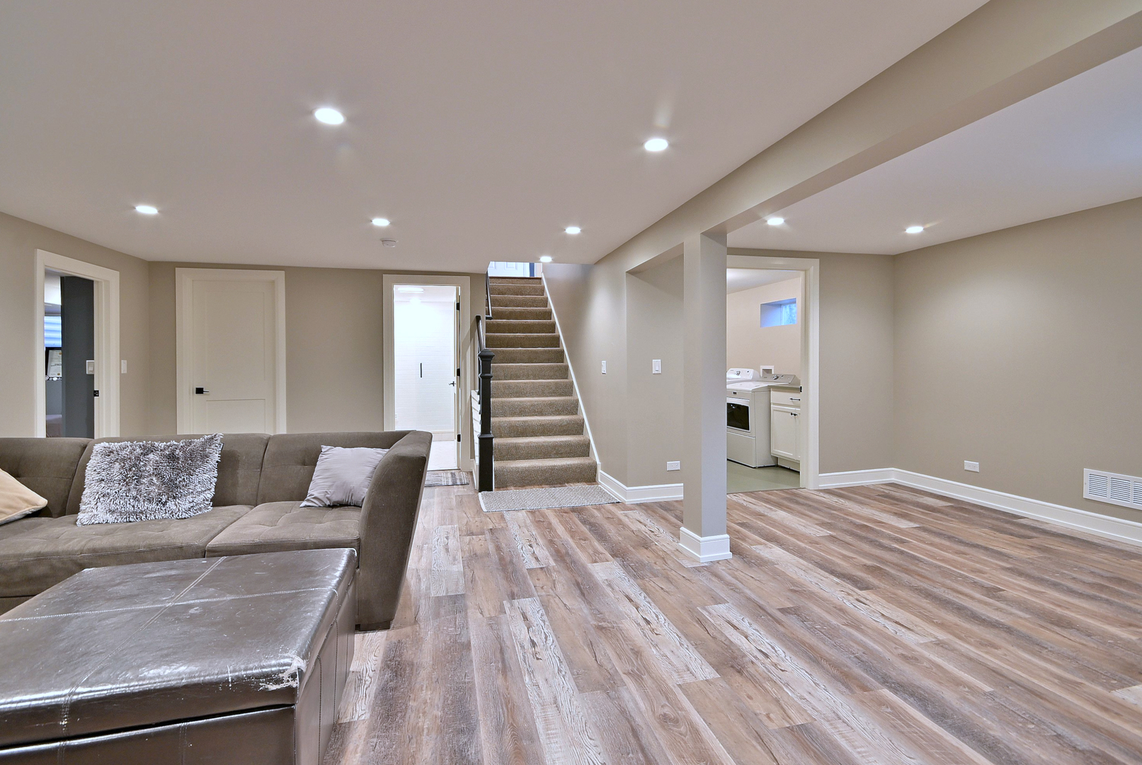 827 S Kearsage Avenue