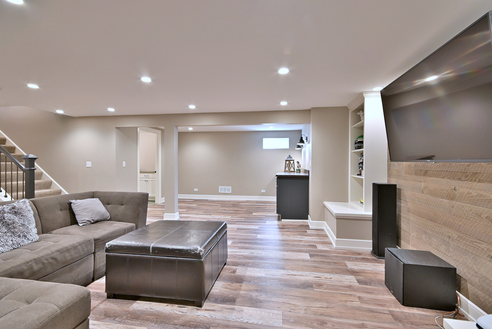 827 S Kearsage Avenue