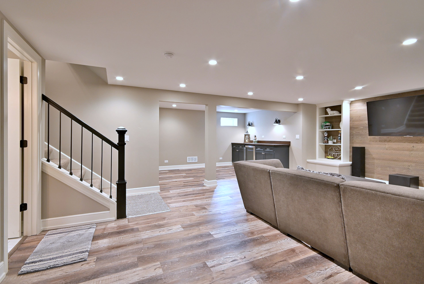 827 S Kearsage Avenue