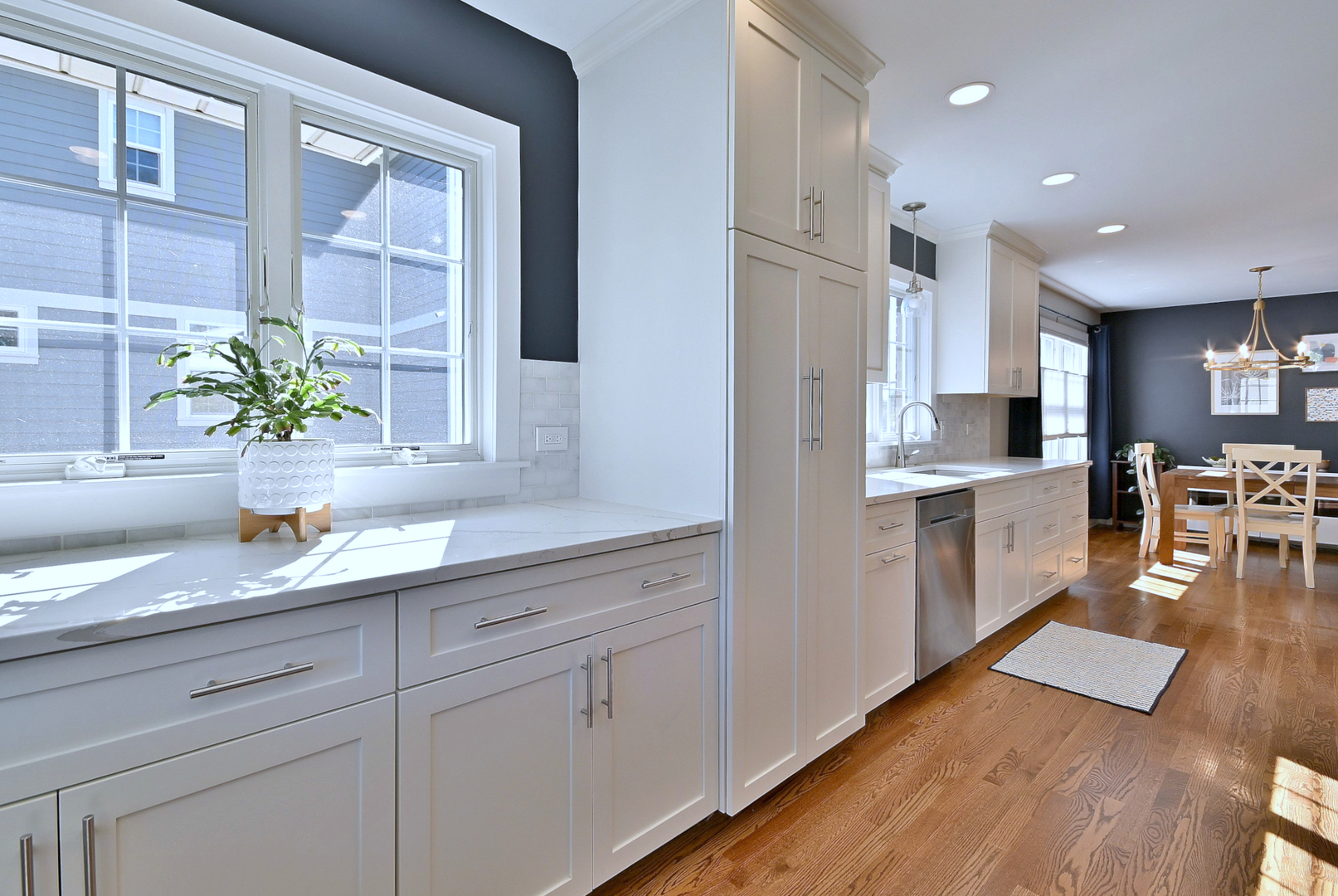 827 S Kearsage Avenue