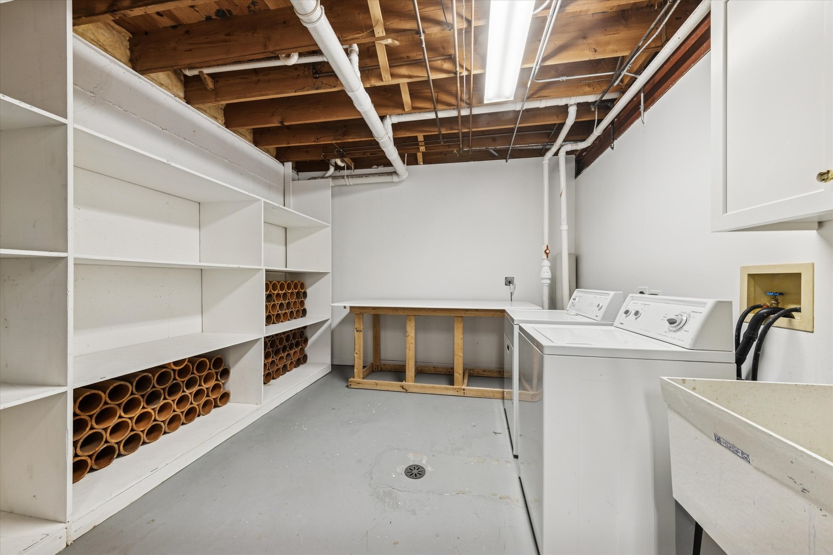 2 Tartan Lakes Circle