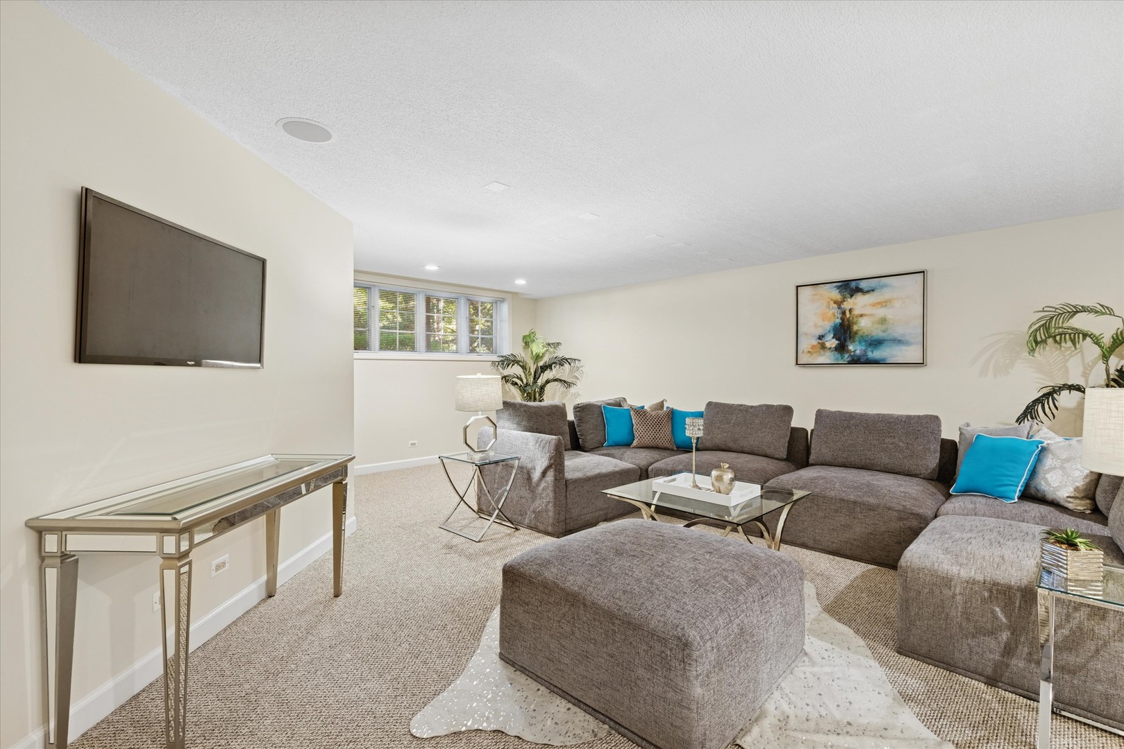 2 Tartan Lakes Circle