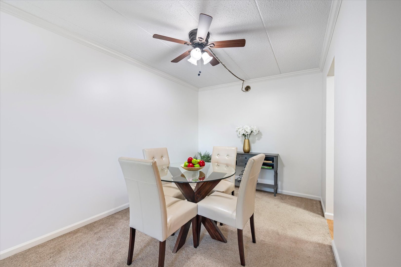 100 W Butterfield Road Unit: 101N