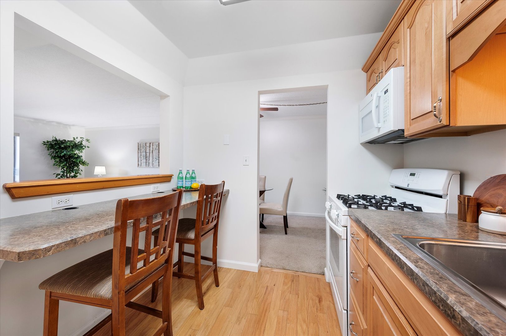 100 W Butterfield Road Unit: 101N