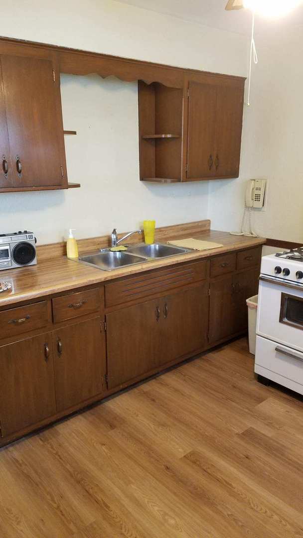 426 S Adeline Avenue