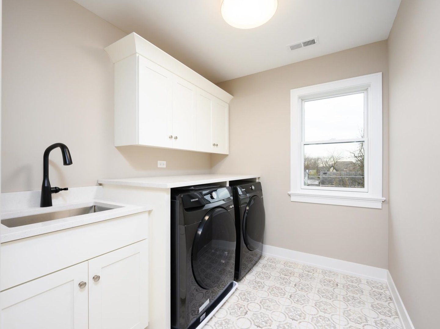 570 S Parkside Avenue