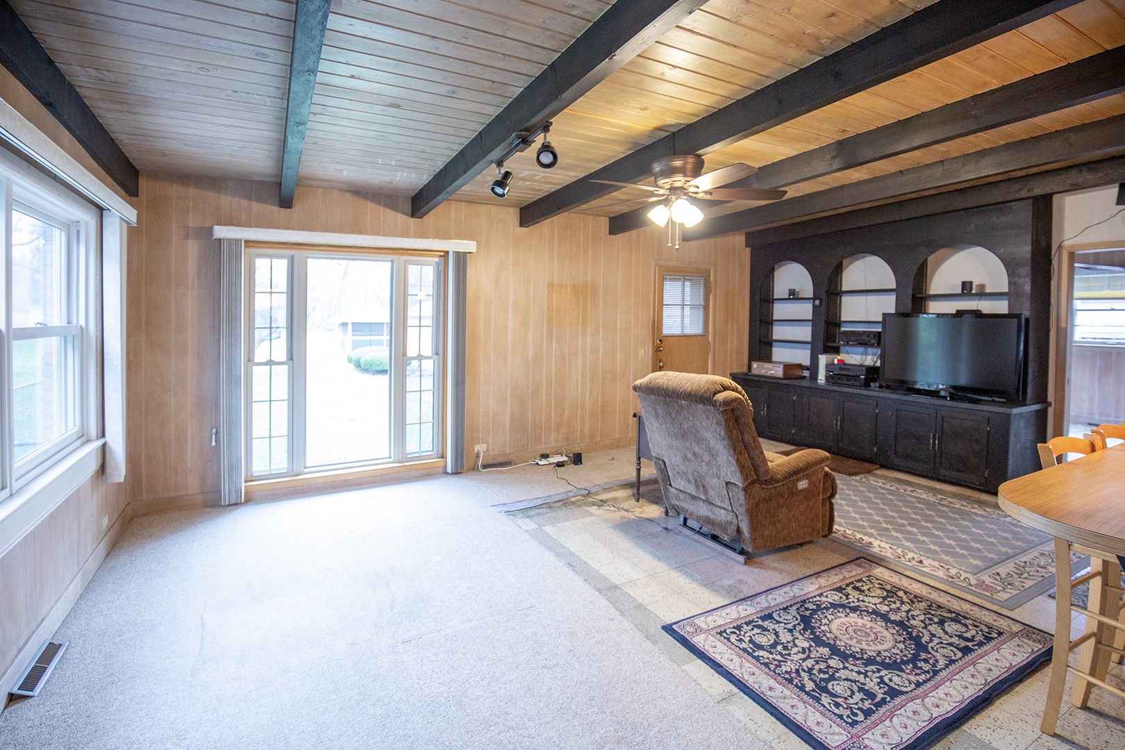 136 S Wisconsin Avenue